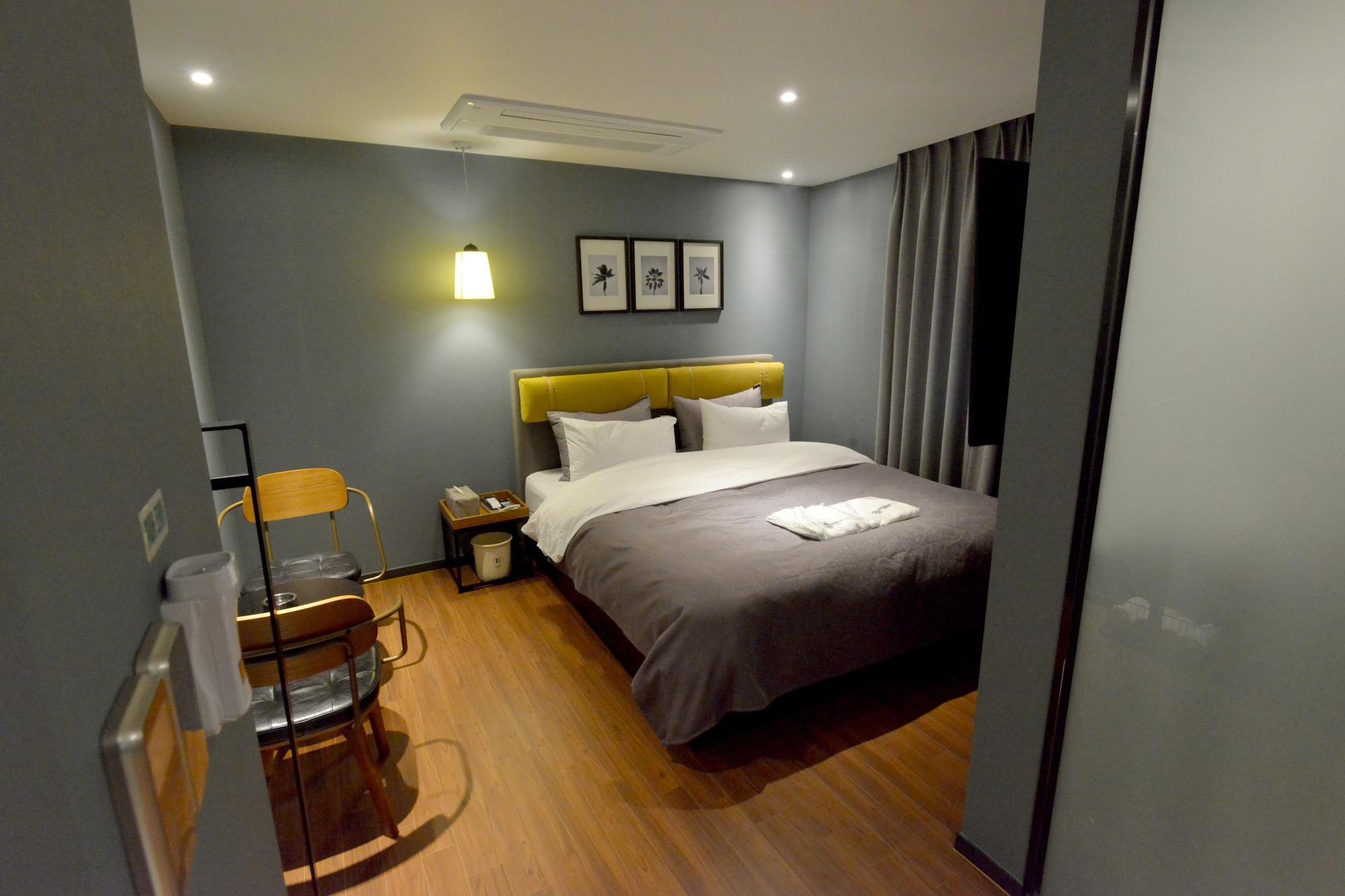 Brown Dot Hotel Changwon Eksteriør bilde
