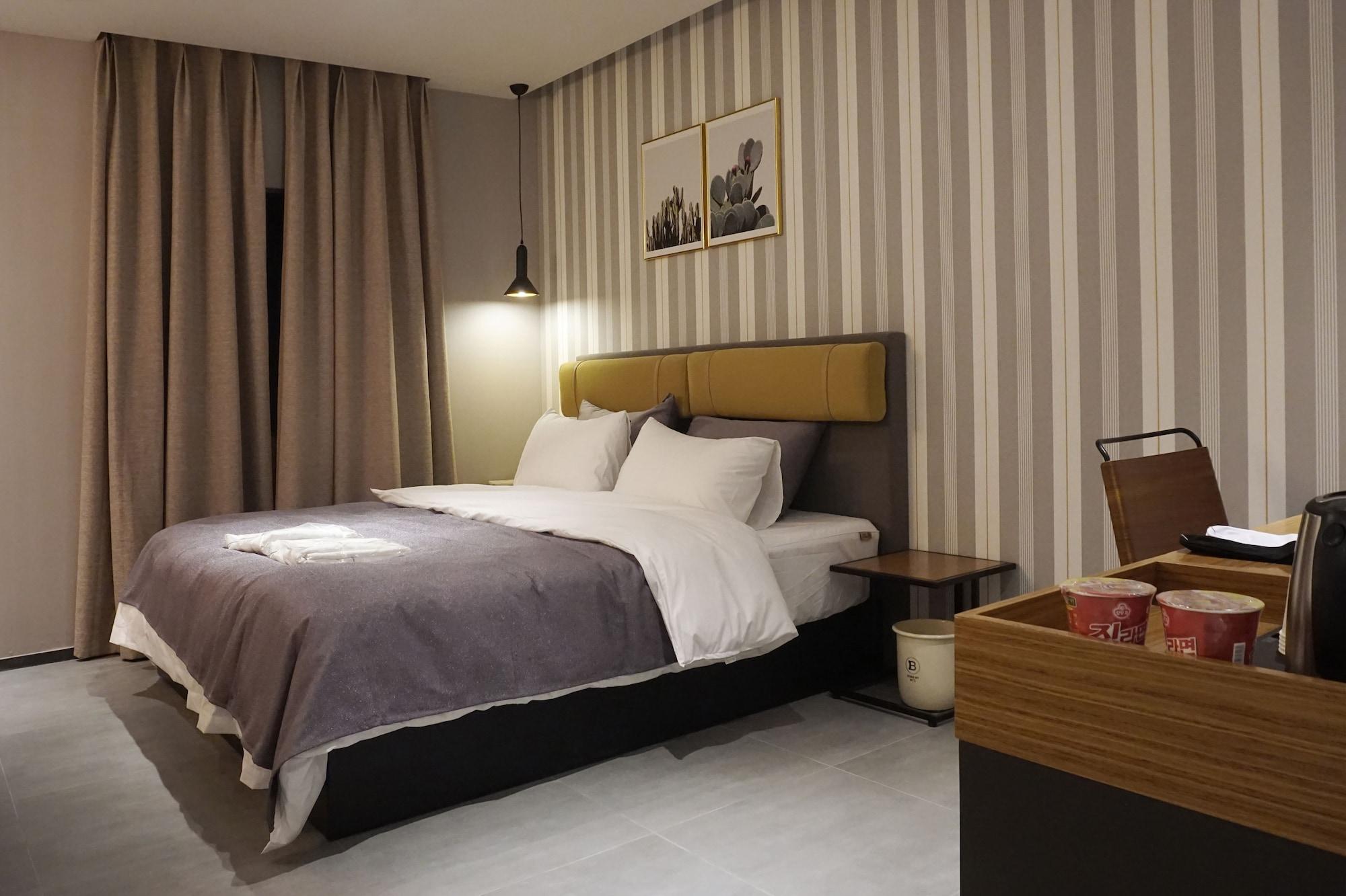 Brown Dot Hotel Changwon Eksteriør bilde