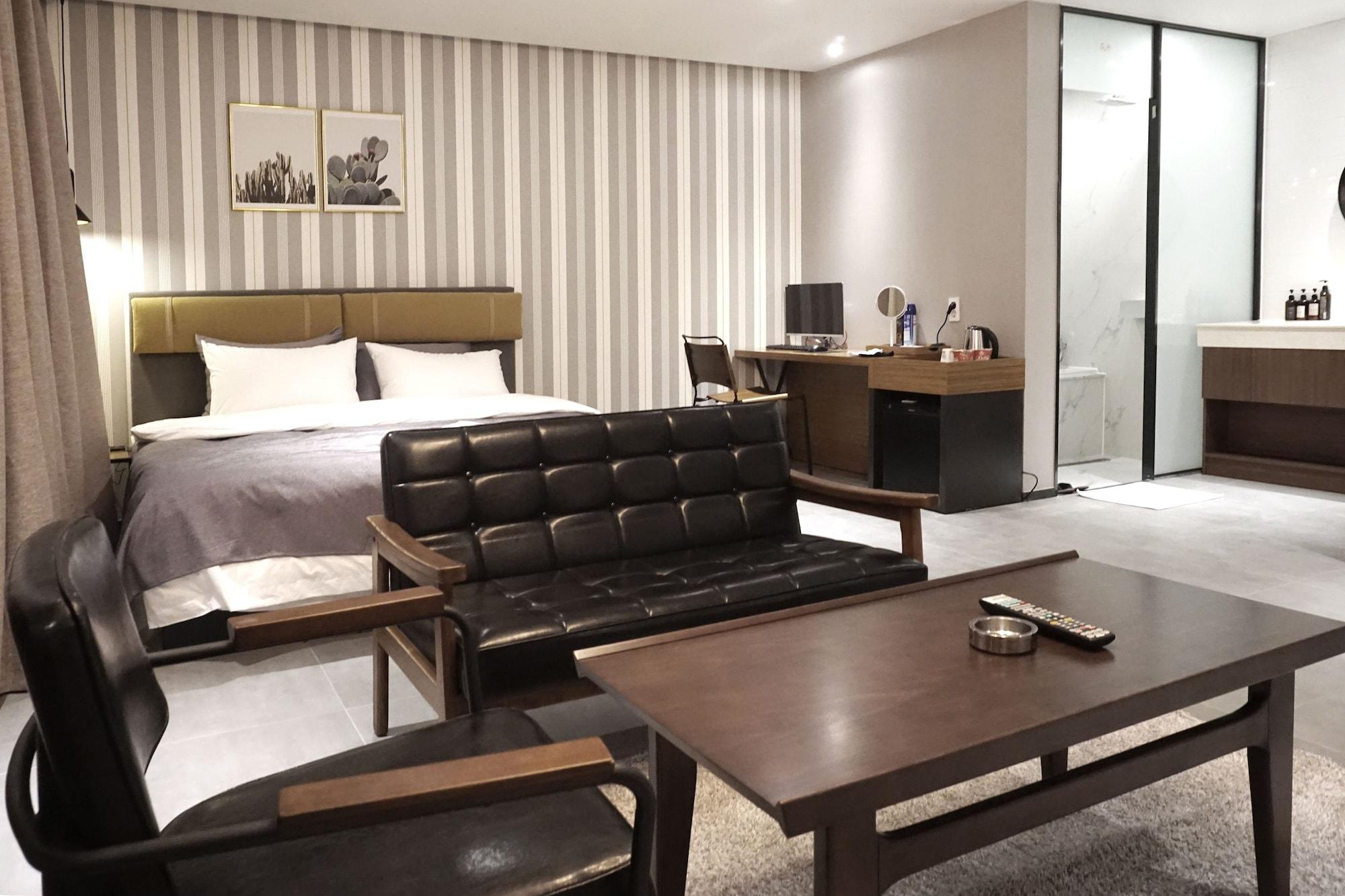 Brown Dot Hotel Changwon Eksteriør bilde