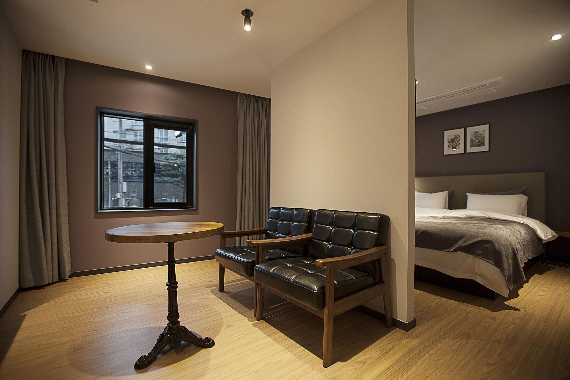 Brown Dot Hotel Changwon Eksteriør bilde