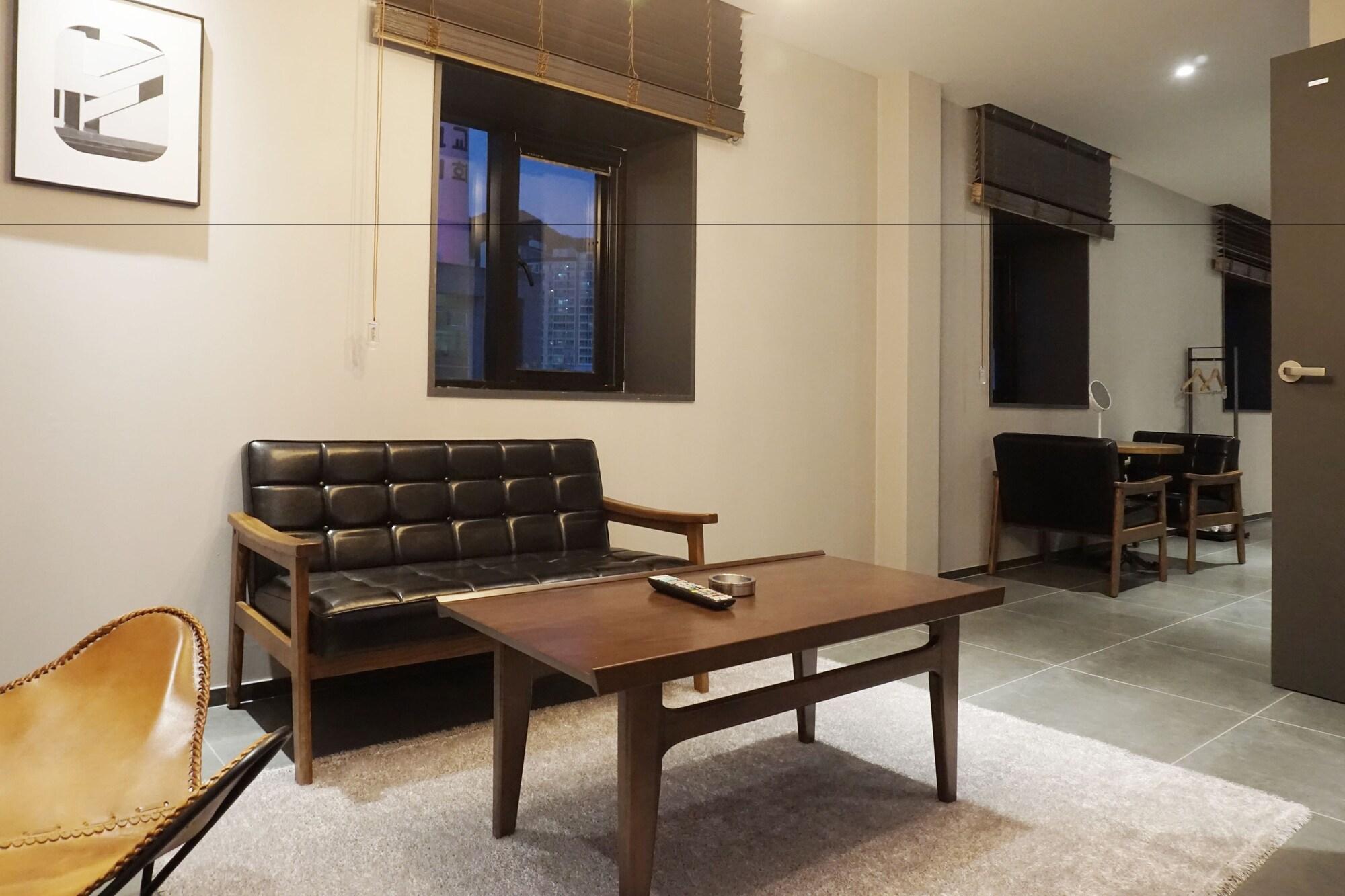 Brown Dot Hotel Changwon Eksteriør bilde