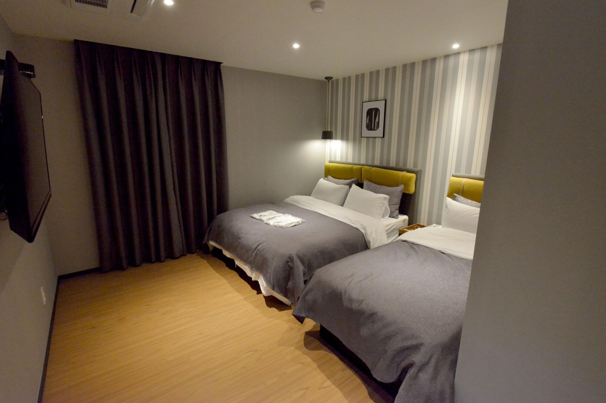 Brown Dot Hotel Changwon Eksteriør bilde