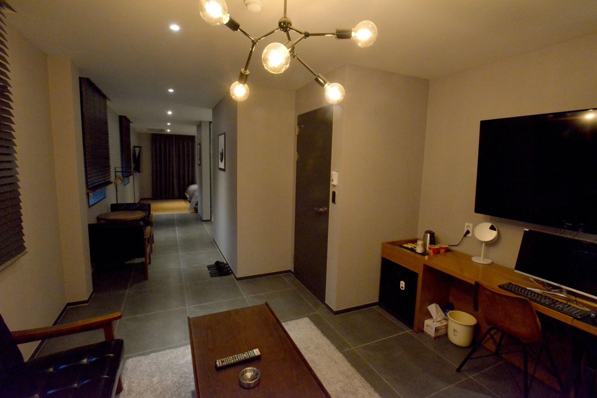 Brown Dot Hotel Changwon Eksteriør bilde