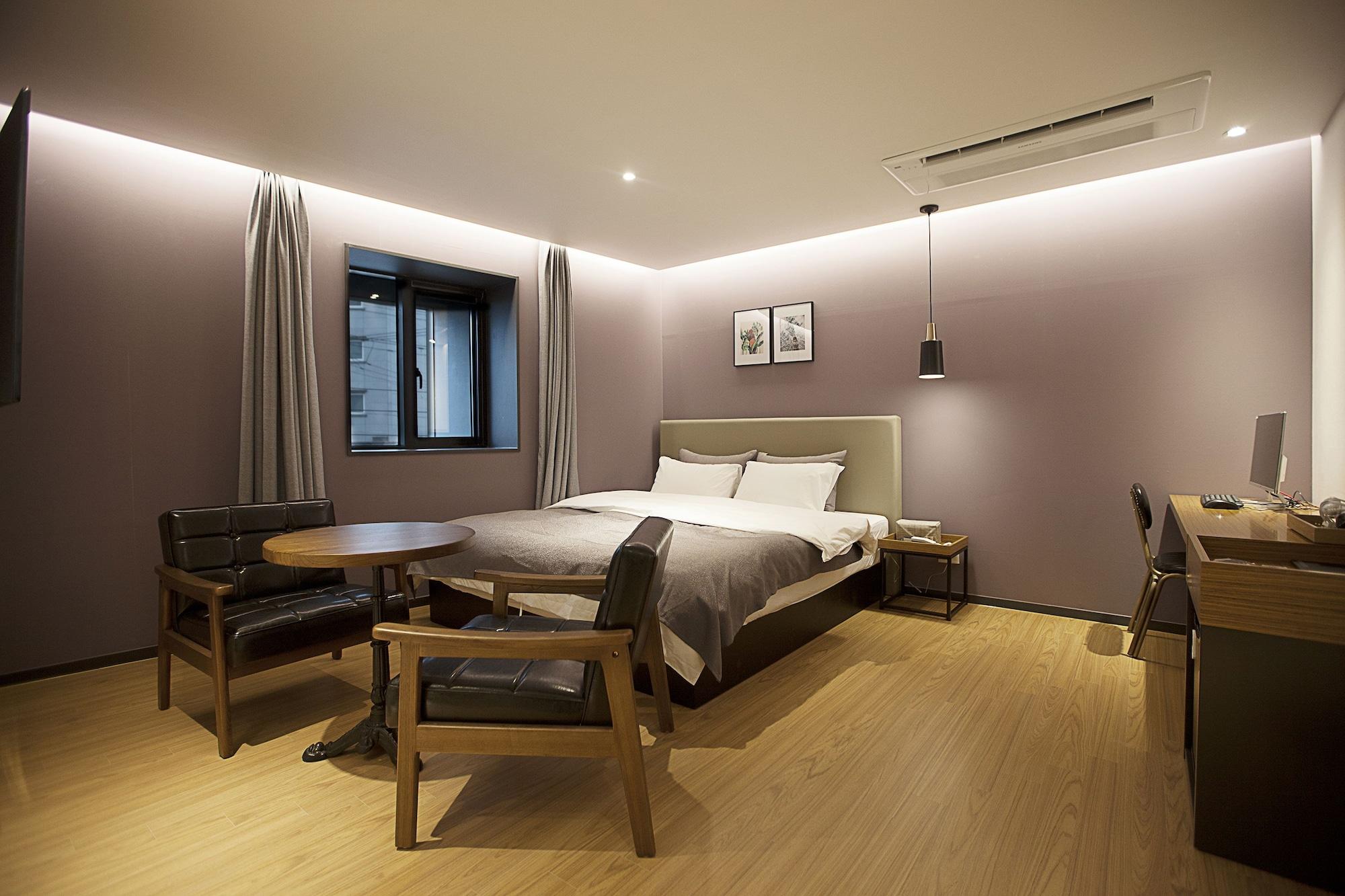 Brown Dot Hotel Changwon Eksteriør bilde