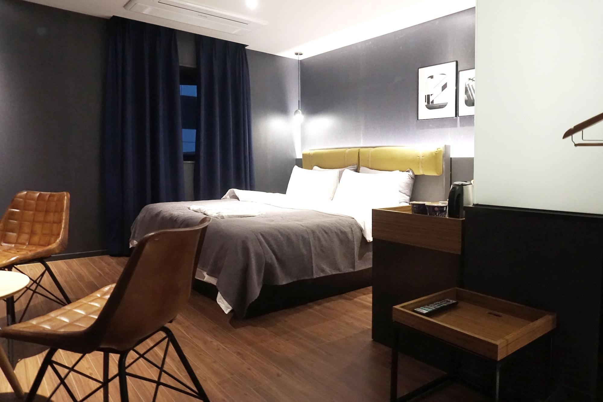 Brown Dot Hotel Changwon Eksteriør bilde