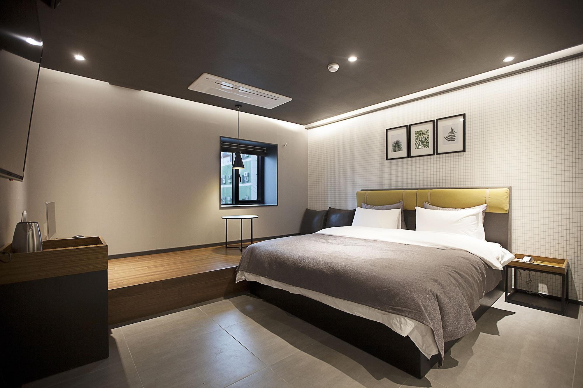 Brown Dot Hotel Changwon Eksteriør bilde