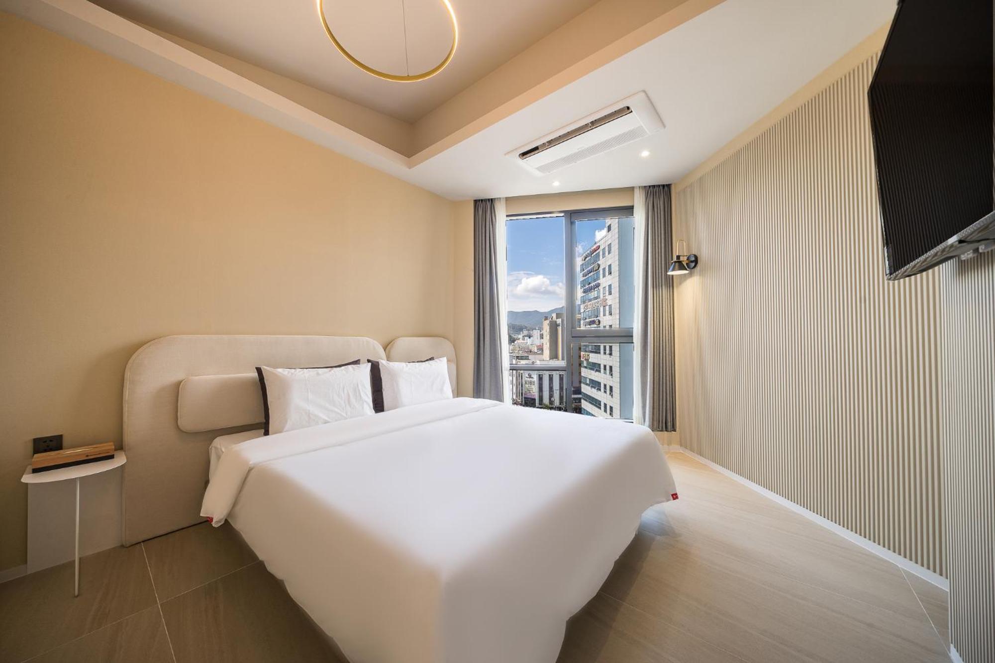 Brown Dot Hotel Changwon Eksteriør bilde