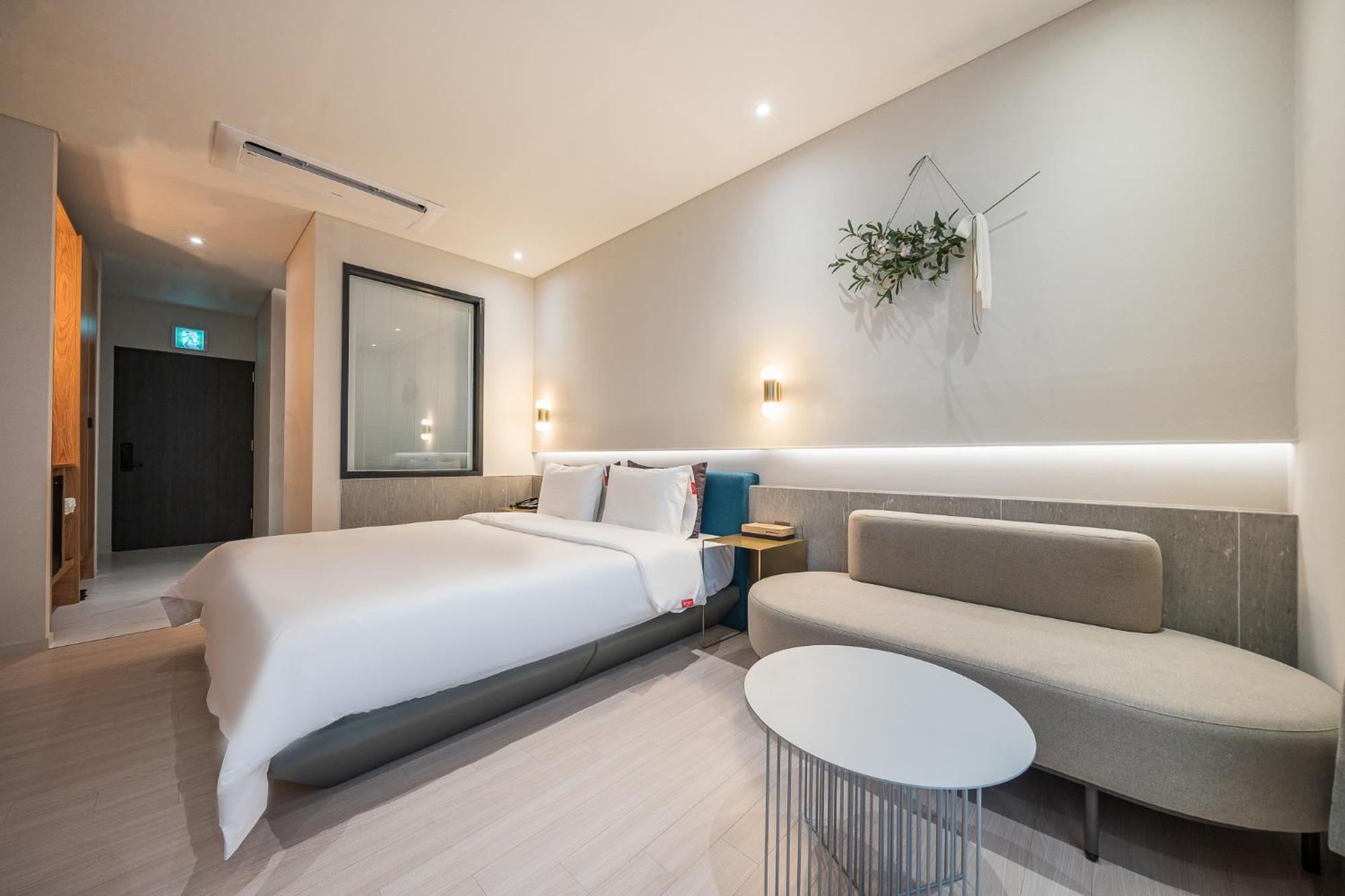 Brown Dot Hotel Changwon Eksteriør bilde