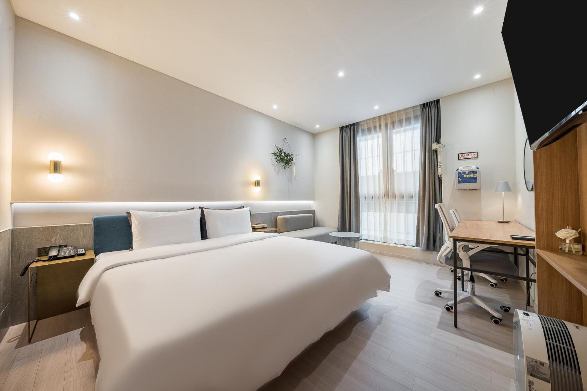 Brown Dot Hotel Changwon Eksteriør bilde