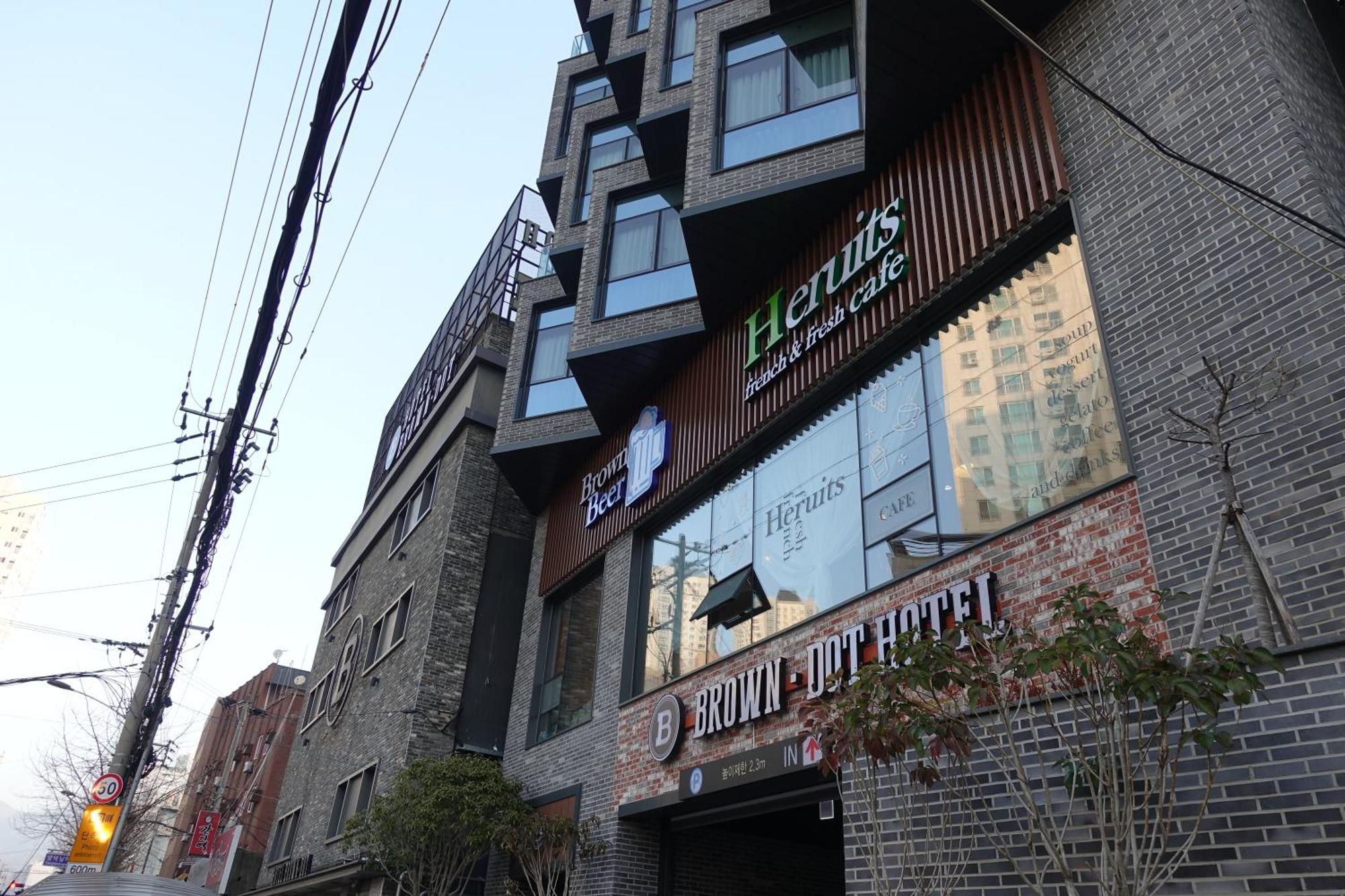 Brown Dot Hotel Changwon Eksteriør bilde