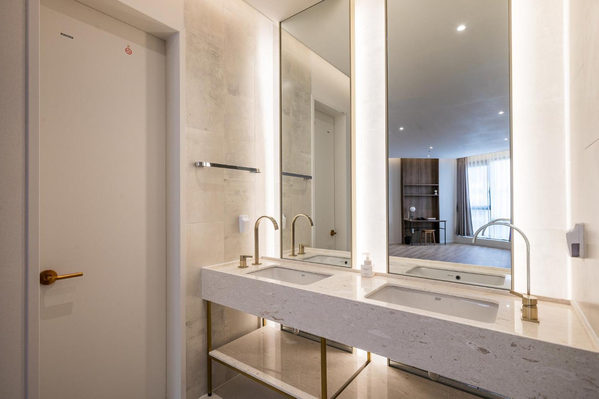 Brown Dot Hotel Changwon Eksteriør bilde