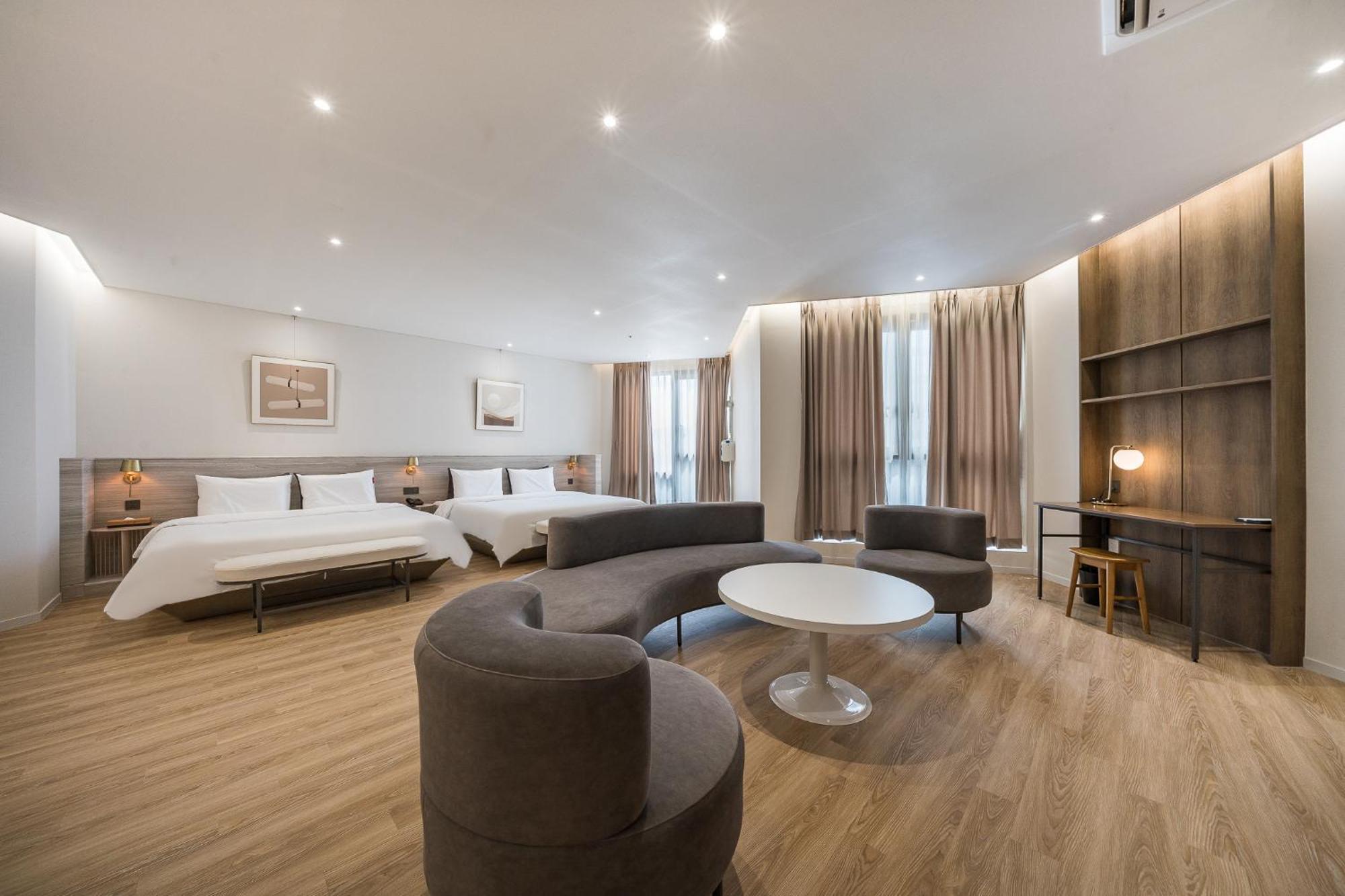 Brown Dot Hotel Changwon Eksteriør bilde