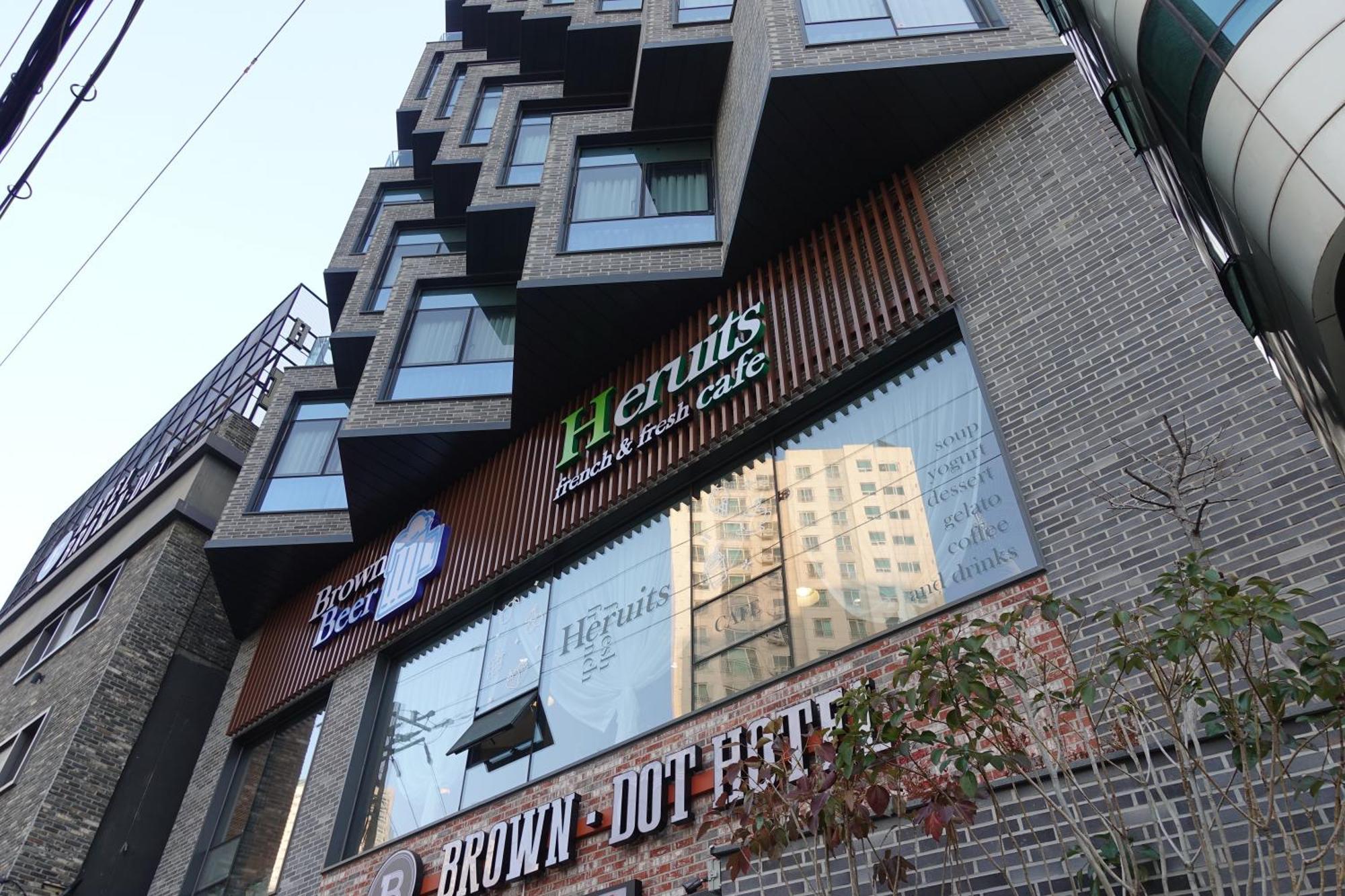Brown Dot Hotel Changwon Eksteriør bilde