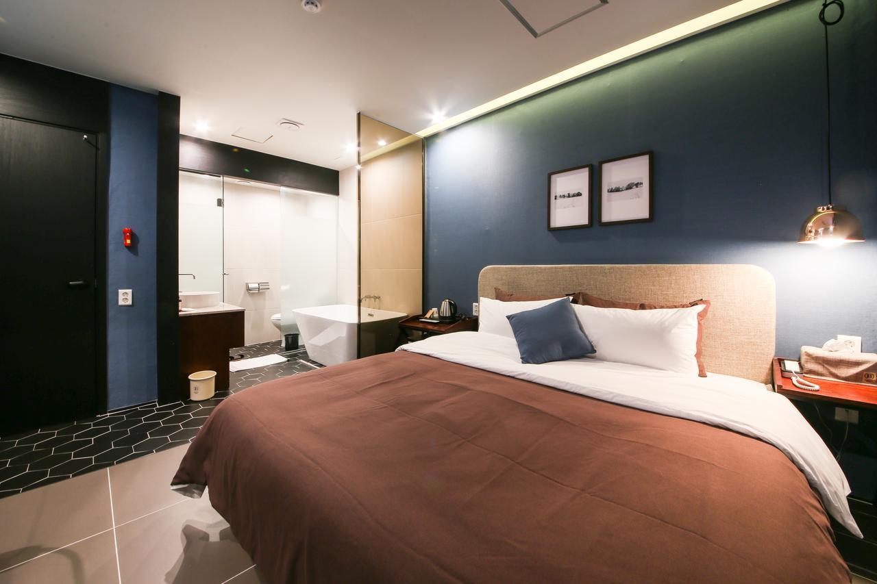 Brown Dot Hotel Changwon Eksteriør bilde
